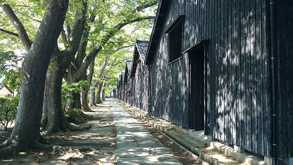 庄内のシンボル山居倉庫は酒田の味とおみやげと写真スポットが勢ぞろい 庄内 旅型録