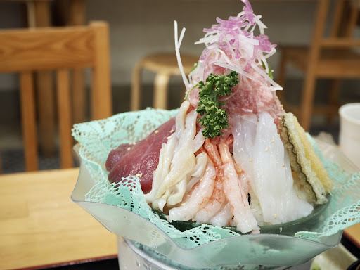 さかた海鮮市場 小松鮪鮮魚店の山鉾丼